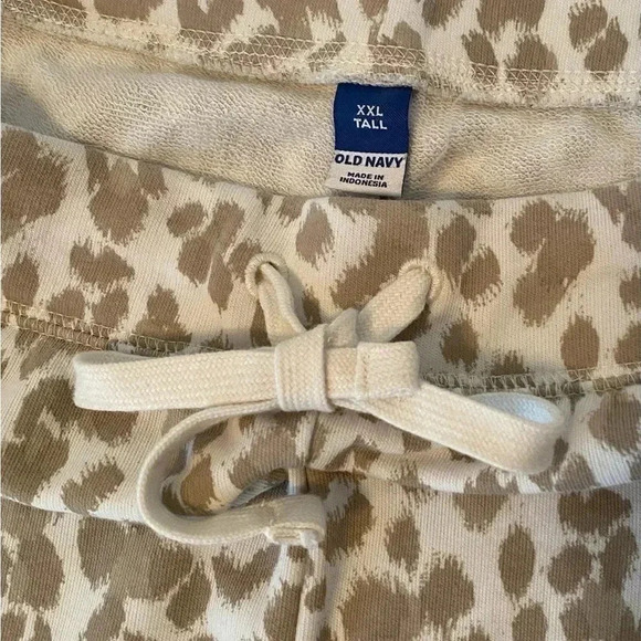 Old Navy Womens Leopard/Cheetah Print lounge shorts white & tan Shorts Size XXL - Picture 4 of 4